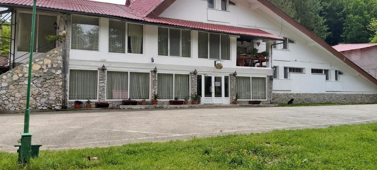 Hotel Turist Resita Exterior photo