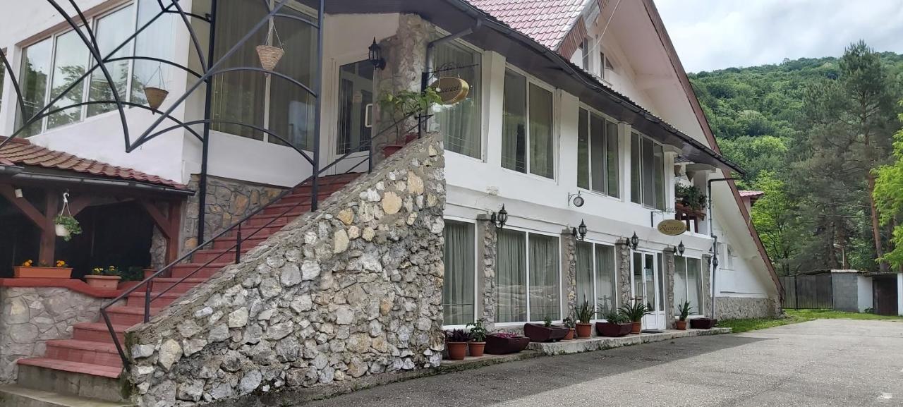 Hotel Turist Resita Exterior photo