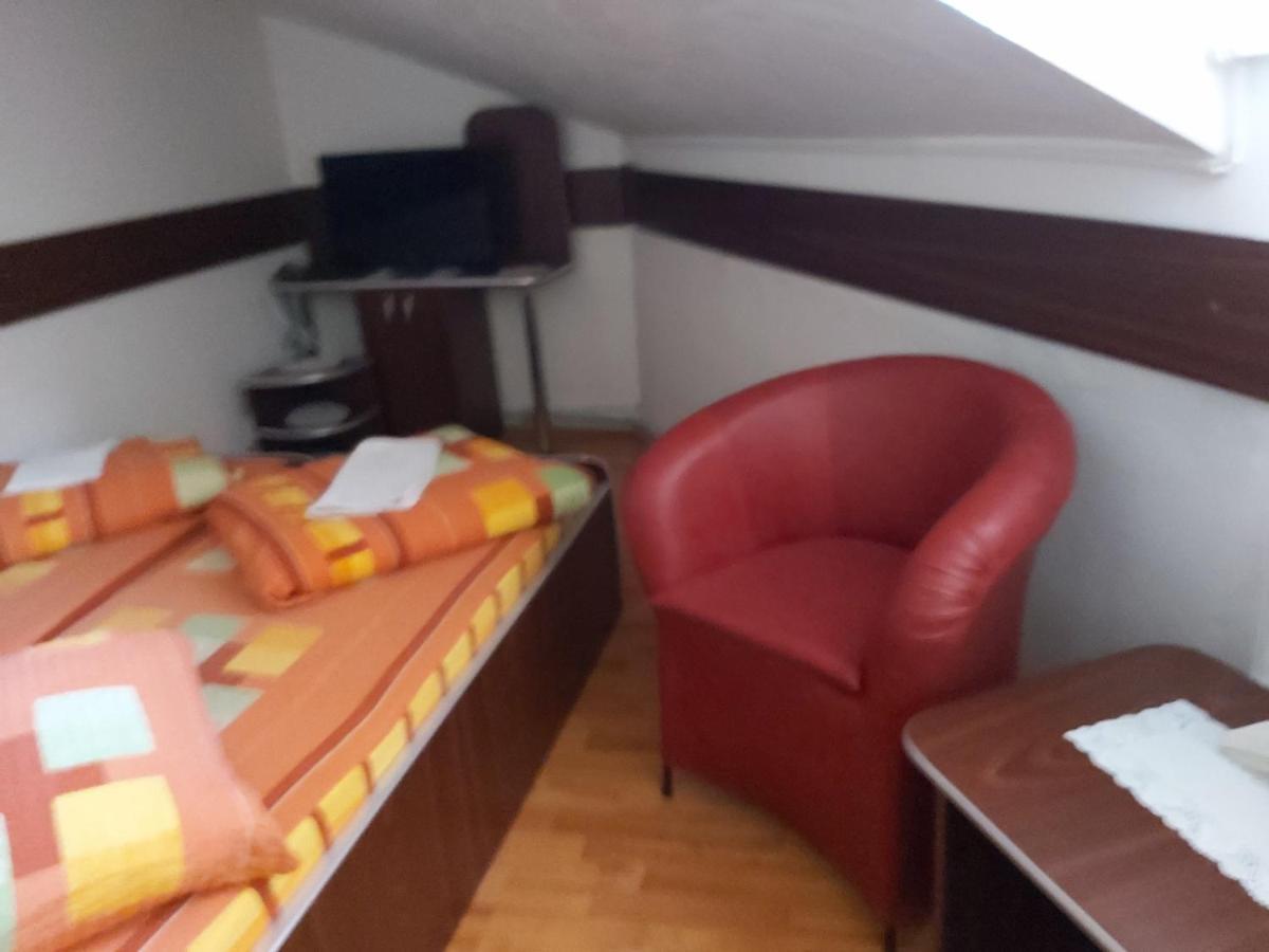 Hotel Turist Resita Exterior photo